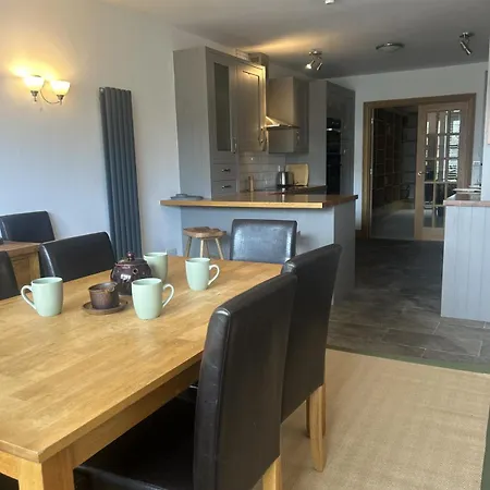 Richmond, Town Centre Apartament